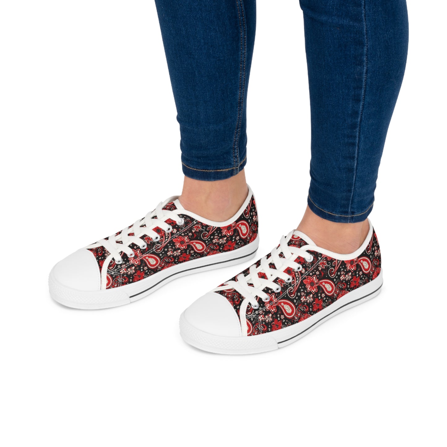 Black & Red Paisley Print Women's Low Top Sneakers, Stylish Paisley Pattern Sneakers