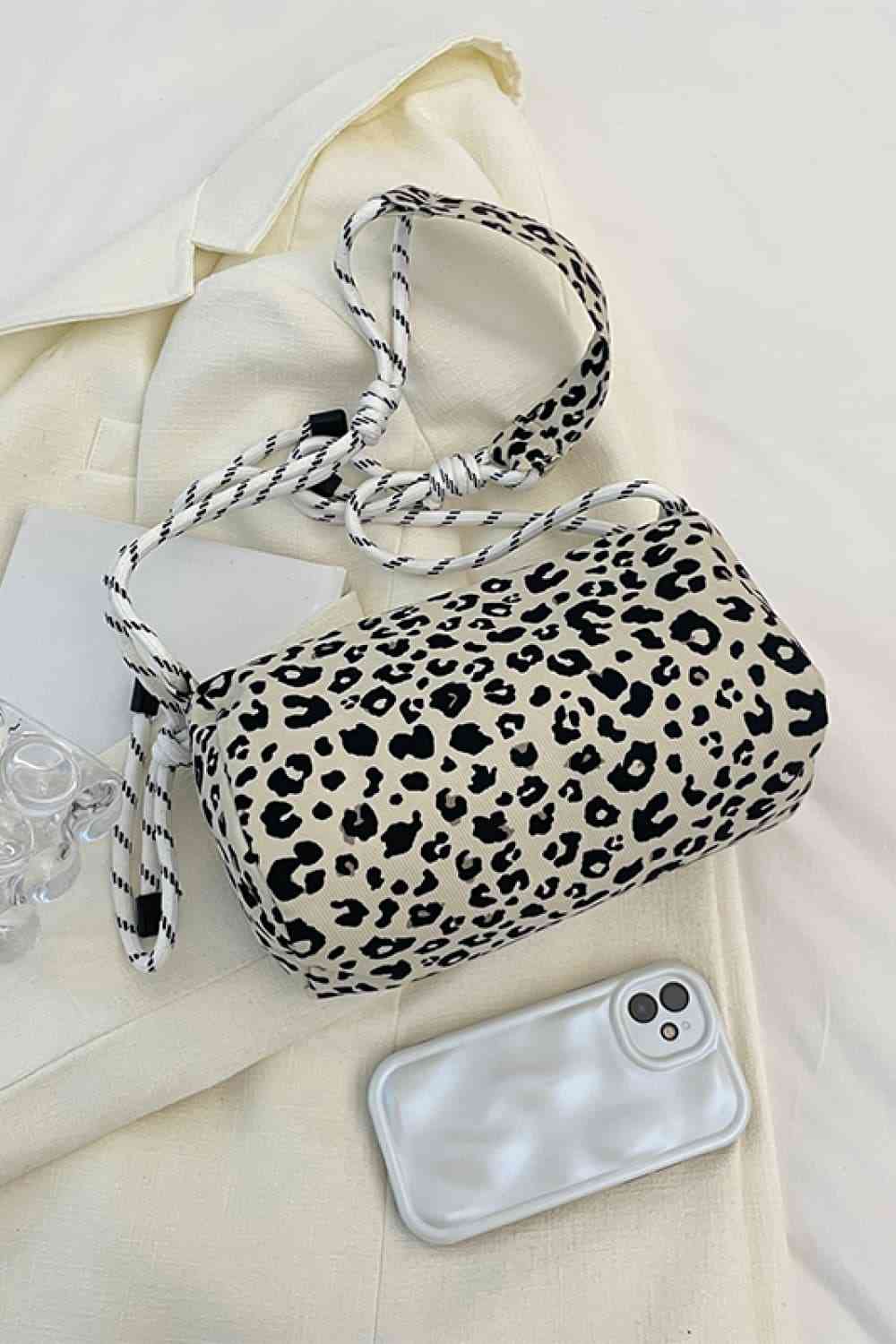 Animal Print Nylon Handbag - Durable Medium-Sized Shoulder Bag for Everyday Elegance